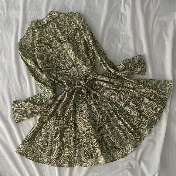 NWT Zara Paisley Print Wrap Dress in Green and Khaki Size L - Picture 3 of 9
